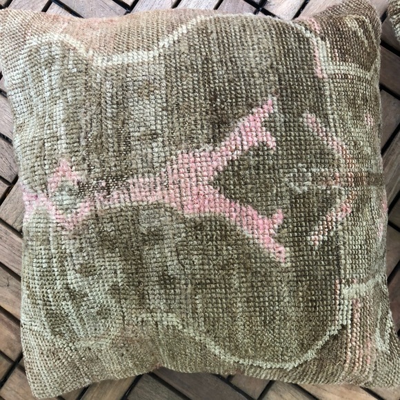 Two Kilim handmade carpet throw pillows. - Picture 4 of 5